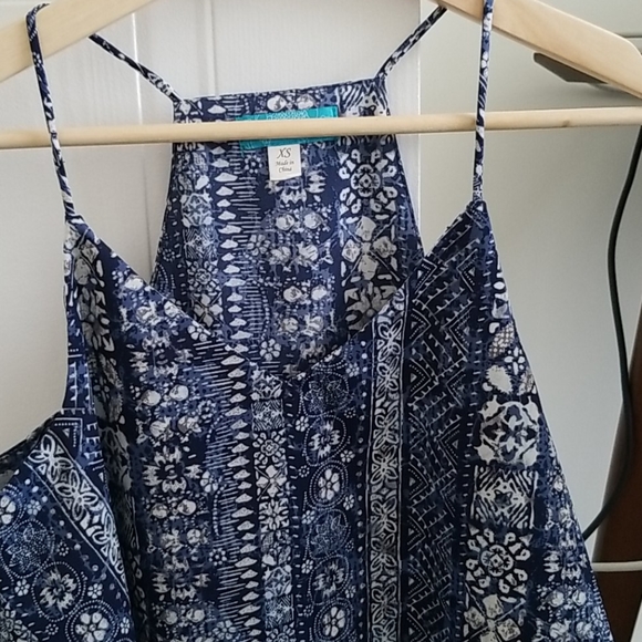 Blue top - Picture 3 of 4